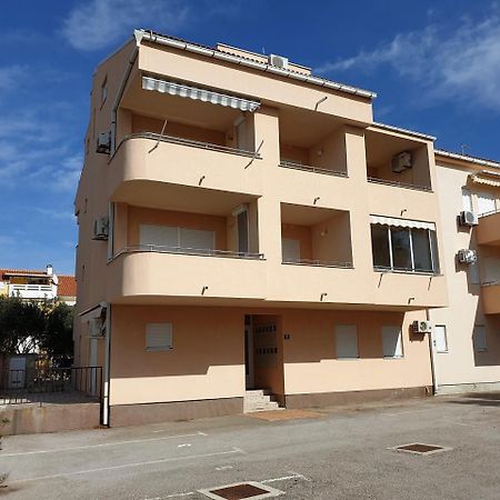 Apartment Valamar Novalja Bagian luar foto