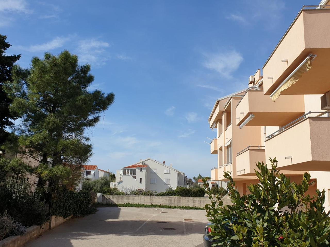 Apartment Valamar Novalja Bagian luar foto