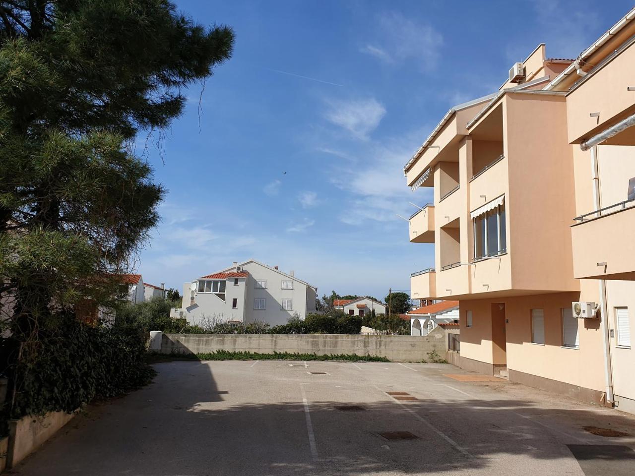 Apartment Valamar Novalja Bagian luar foto